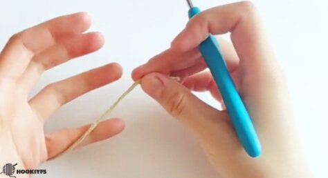 Chain-stitch-step-by-step-picture1