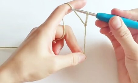 Chain-stitch-step-by-step-picture10