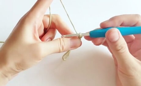 Chain-stitch-step-by-step-picture11