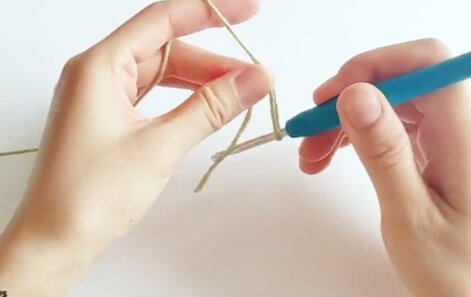 Chain-stitch-step-by-step-picture5