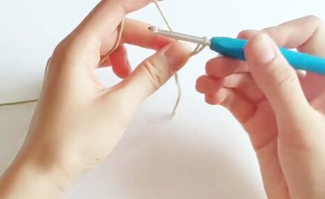 Chain-stitch-step-by-step-picture6