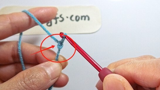 Double-Crochet-Stitches-For-Beginners1-1