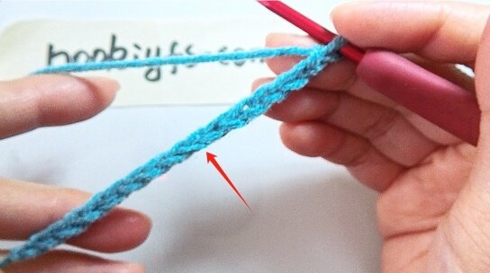 Double-Crochet-Stitches-For-Beginners1-2