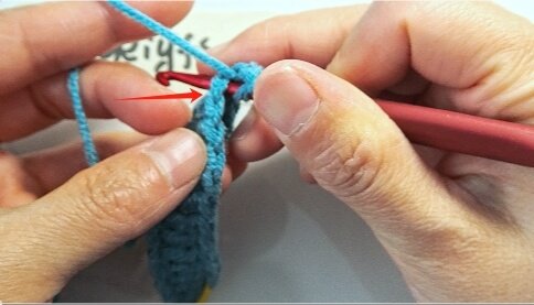 Ho-to-double-crochet-second- row2-2