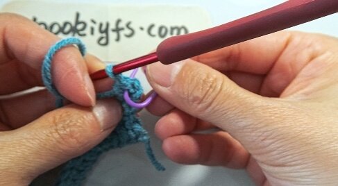Ho-to-double-crochet-second- row5