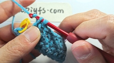 Ho-to-double-crochet-second- row6