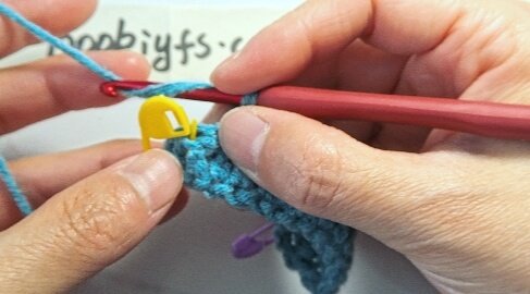 Ho-to-double-crochet-second- row7-1
