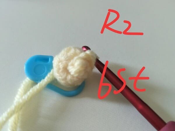 6 st for R2 for hand
