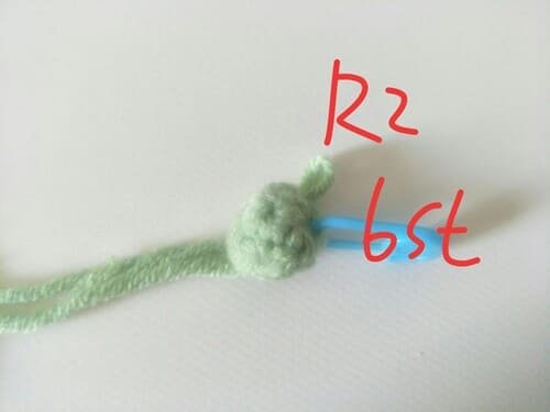 6 st for R2- tail