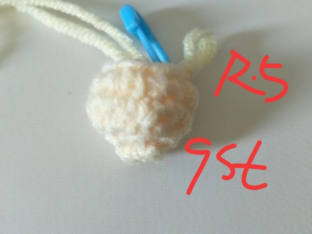 9 st for R5 for hand