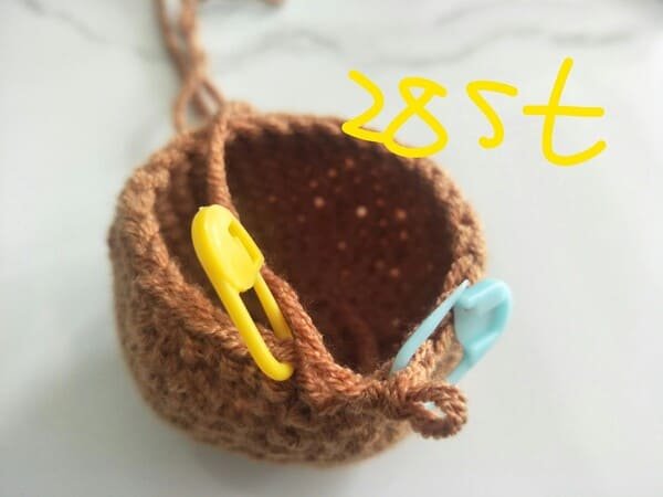 R12 total stitch is 28