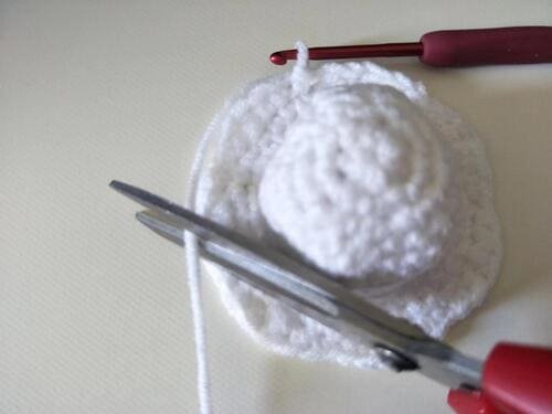cut yarn end for R13