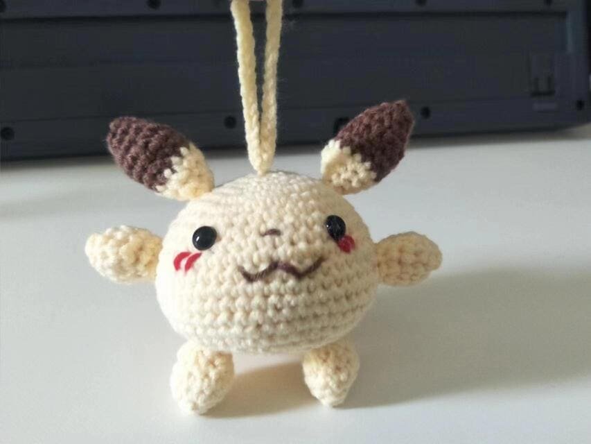 use bracelet to hang pikaqiu