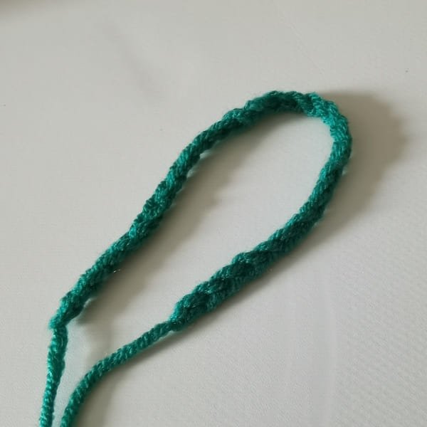 10 chain stitches for hand carrying