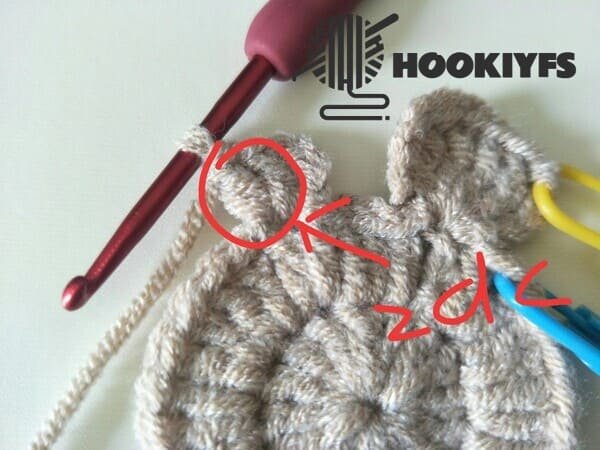 2 dc is completed for R3 of turtle crochet
