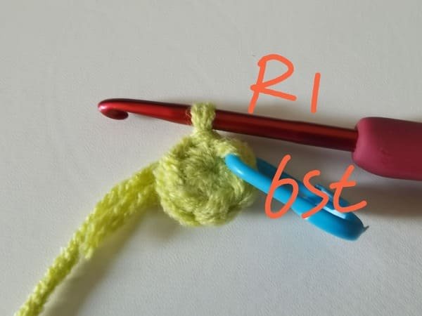 6 stitches for round 1 for snake crochet pattern