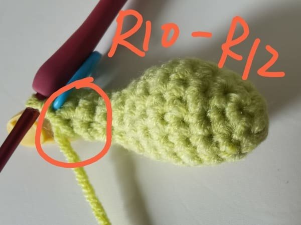 R10-R12 are completed for snake crochet pattern