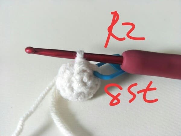 R2 is completed for 8 st of bone of drumstick crochet