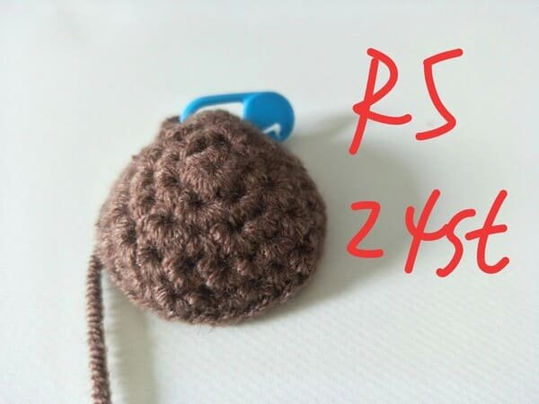 R5 is completed for 24 st for drumstick crochet