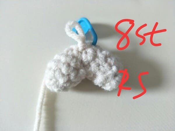 R5 is completed for 8 st for drumstick crochet