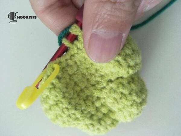 change dark green yarn for last stitch for round 11 for crochet frog pattern