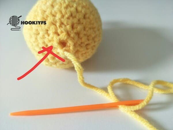 conceal the yarn end of body for duck crochet