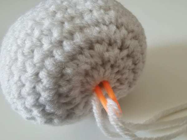 conceal yarn end