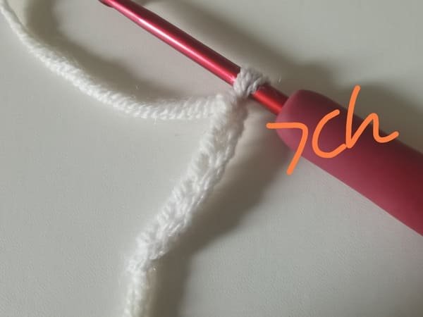 crochet 7 chain stitch for head for hello kitty crochet pattern
