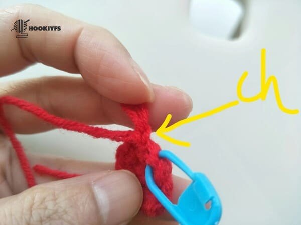 crochet chain stitch for every round for apple crochet