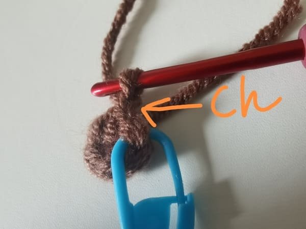 crochet chain stitch for every round for sunflower crochet