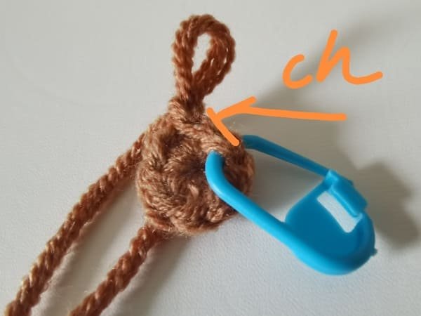 crochet chain stitch for every round for teddy bear crochet