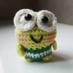 crochet frog pattern kit main photo