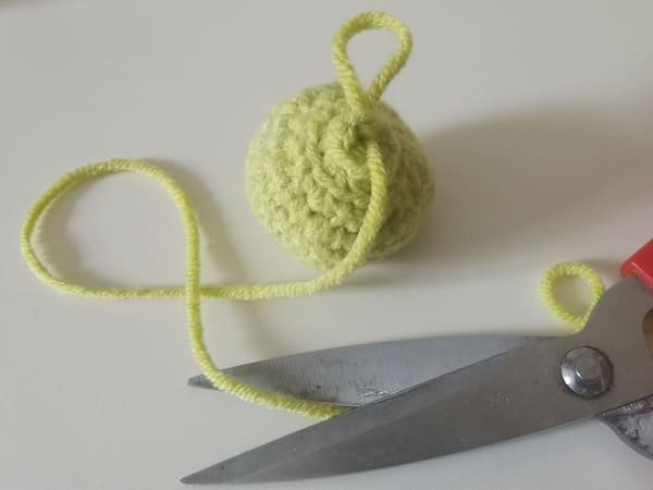 cut yarn end