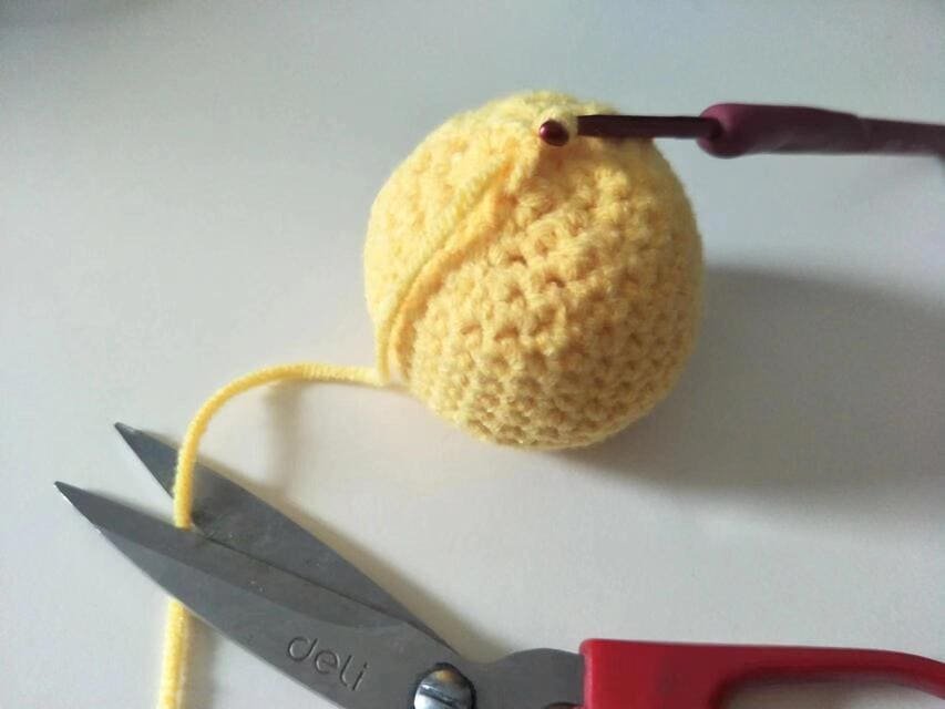 cut yarn end for body