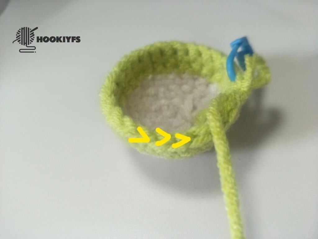 each v shaped is stitch for fish crochet