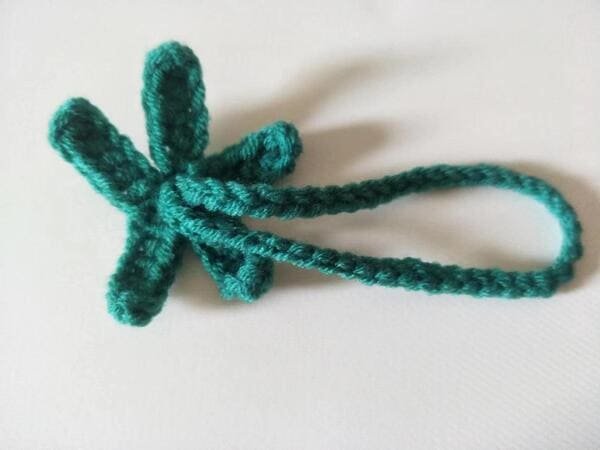 hand carrying and leaf is completed.