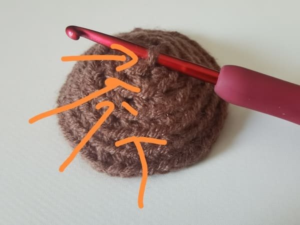 need crochet stamens on four round of the outer loop
