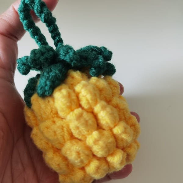 pineapple crochet pattern is completed.