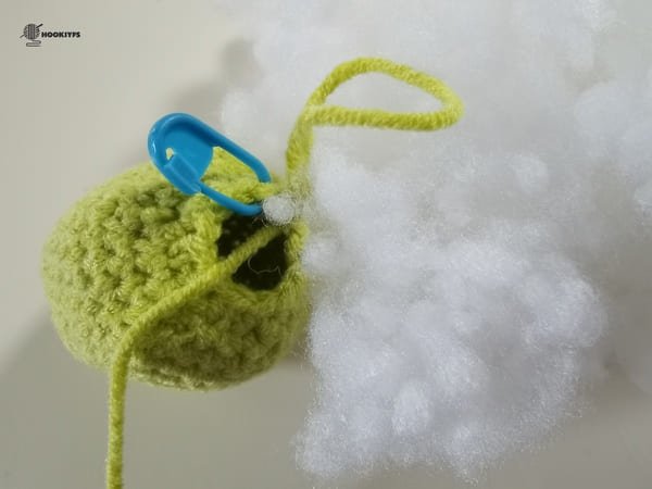 put the fiberfill in to the hold of body for lemon crochet pattern