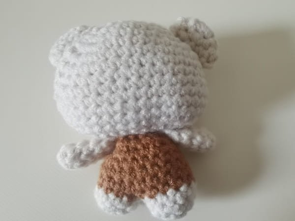 sew the body and head is completed for hello kitty crochet pattern