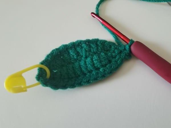 side of leaf is completed 2 for round 2 for leaf .