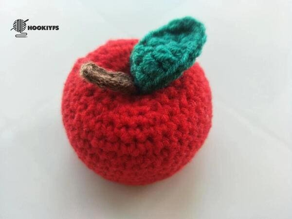 the apple crochet is completed.