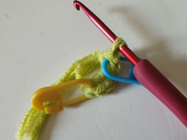 the first and last marker for snake crochet pattern