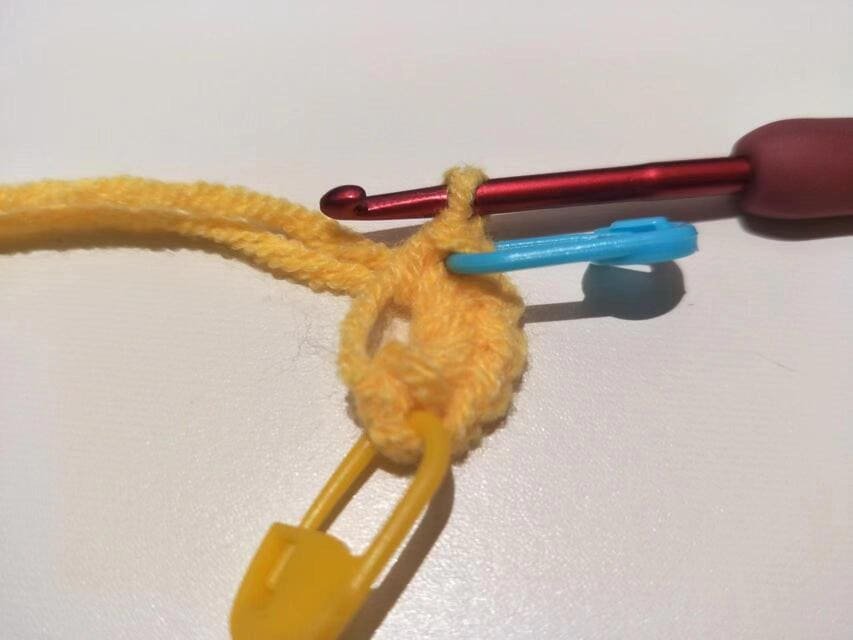 the first and last stitch marker for crochet chicken pattern