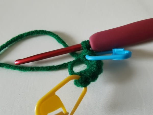 the first and last stitch with marker