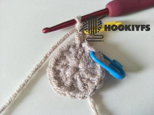 the first dc is completed for R2 for turtle crochet