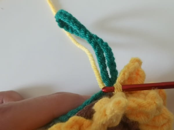then we crochet slip stitch for more secure.