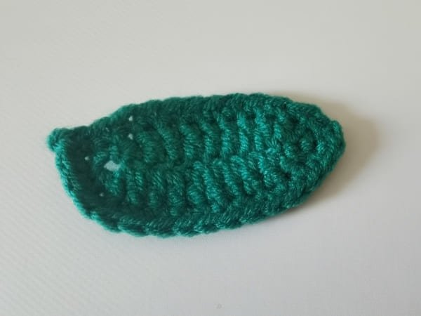 use same crochet method to crochet another leaf