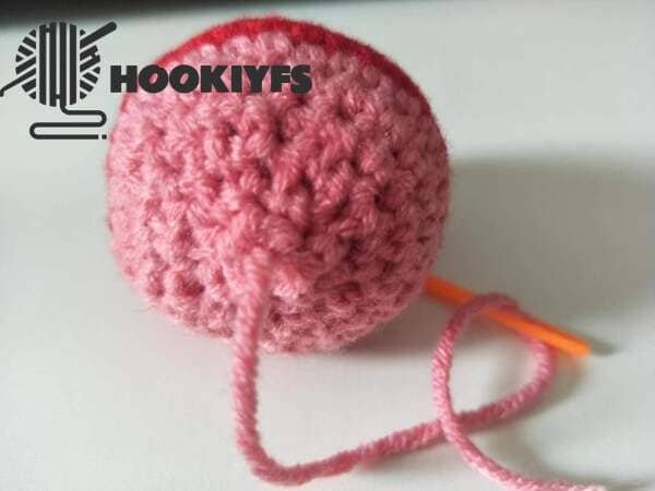 use yarn needle to reduce the size of holes in fabric