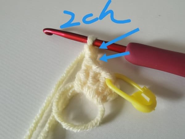 2 chain stitch in to magic ring for crochet butterfly pattern
